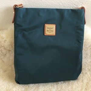 Dooney & Bourke Mirimar Dani Crossbody / Leaf
